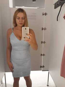 Lui affianco con altra